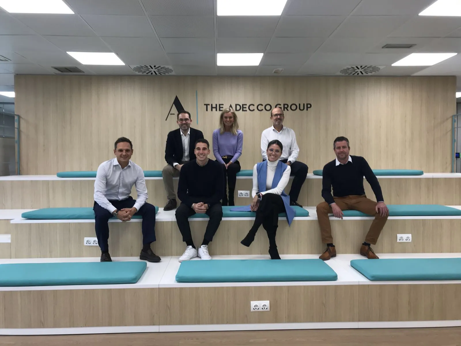 Adecco y Novellas Healthcare se asocian para desarrollar Programas de